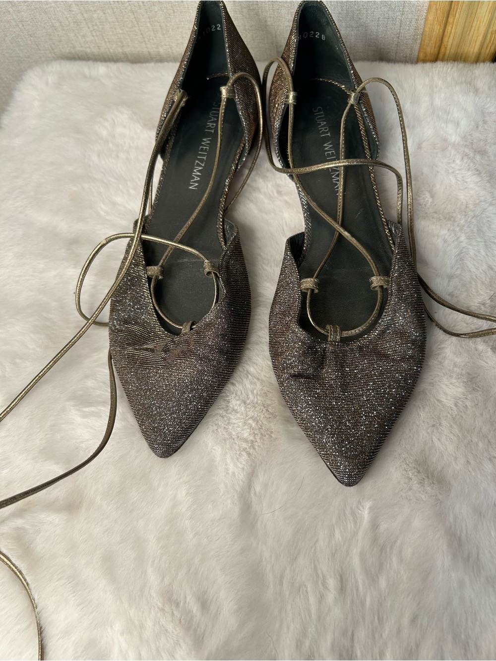 Stuart Weitzman Women’s 9.5 Ballet Flats Tie Up Gold Sparkle